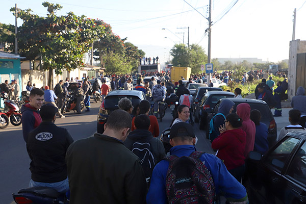 Protesto paralisa Distrito Industrial em Pindamonhangaba pela Greve Geral